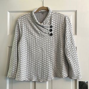 Habitat white and black top. Size L.